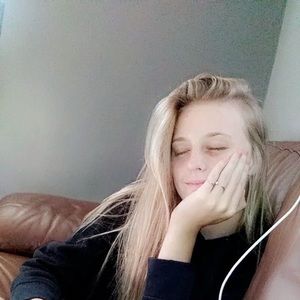 Meet your Posher, Macy